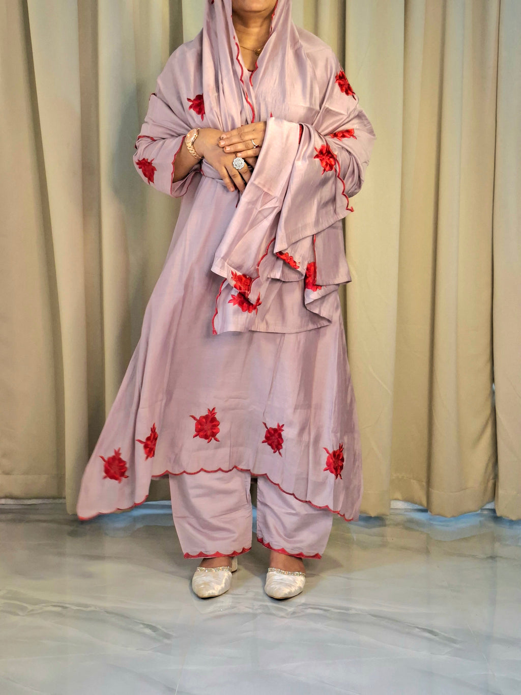 1 Floral Embroidered 3-Piece Salwar Suit Se
